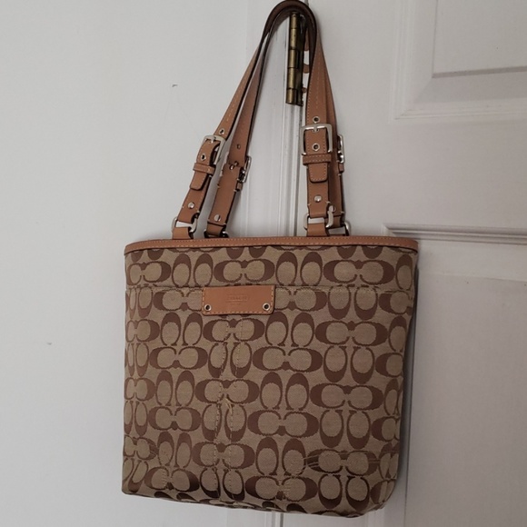 Coach handbag - Picture 1 of 6